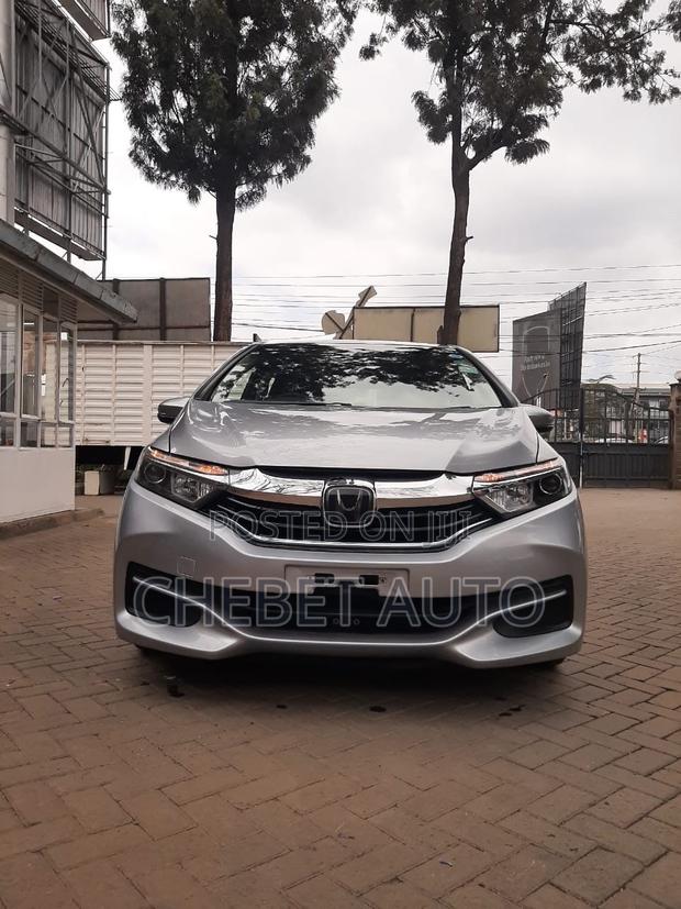 Honda Fit Shuttle 2019 Silver