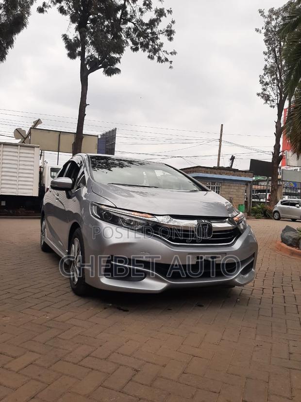 Honda Fit Shuttle 2019 Silver