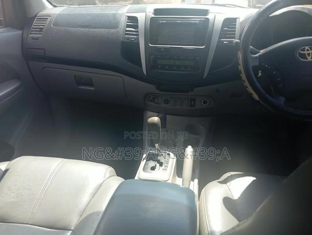 Toyota Hilux 2011 Gray
