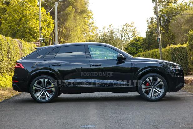 Audi Q8 2021 Matt Black