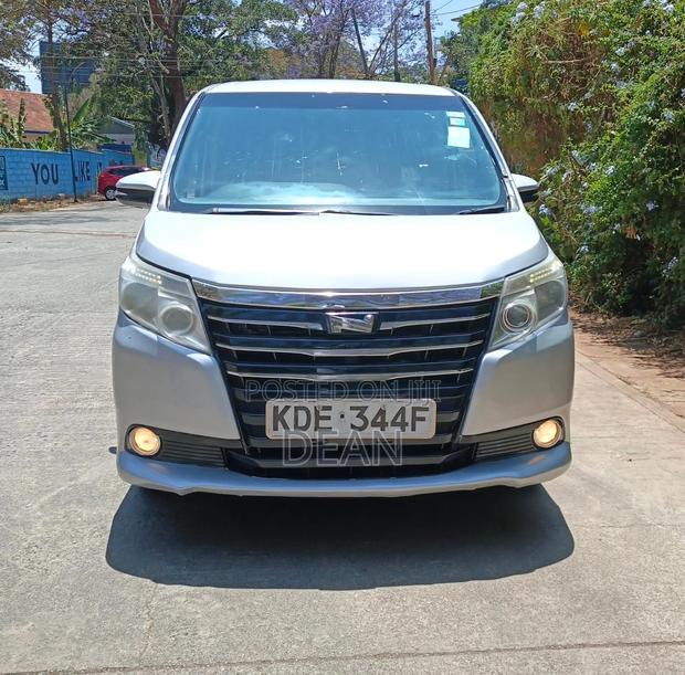 Toyota Noah 2015 Silver