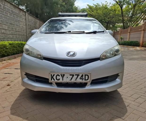 Toyota Wish 2013 Silver