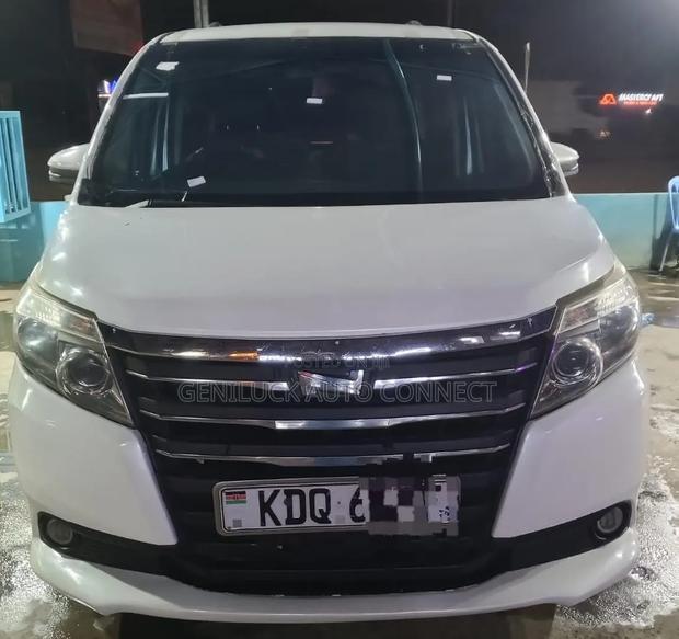 Toyota Noah 2016 White