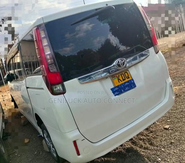 Toyota Noah 2016 White
