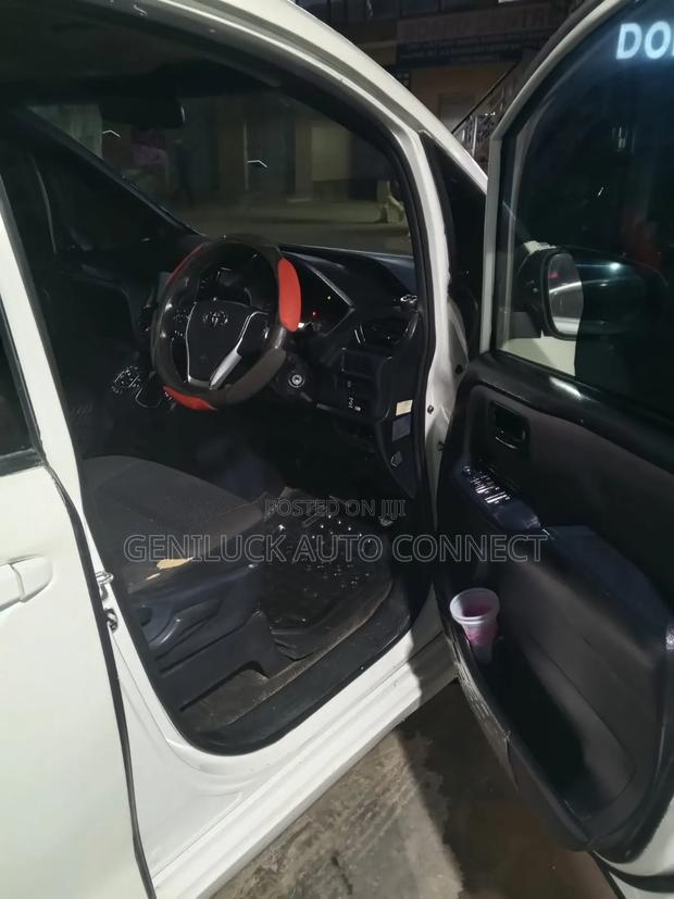 Toyota Noah 2016 White