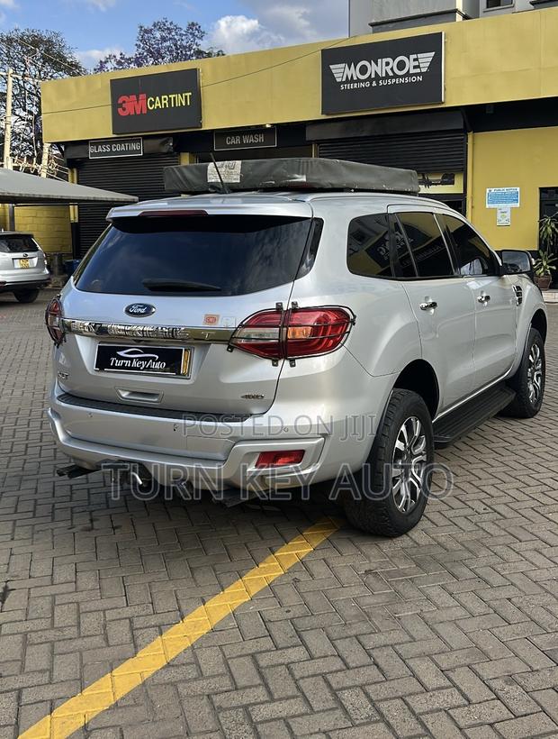 Ford Everest 2021 Silver