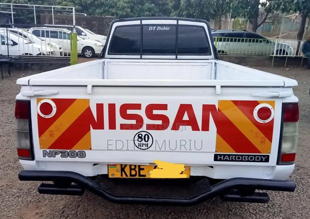 Nissan Hardbody 2003 White