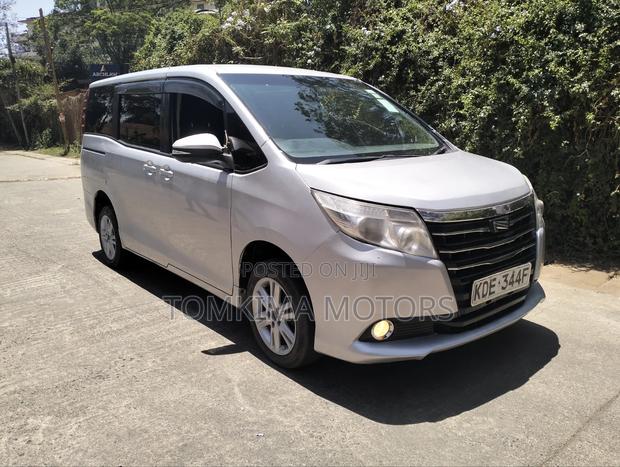 Toyota Noah 2015 Silver