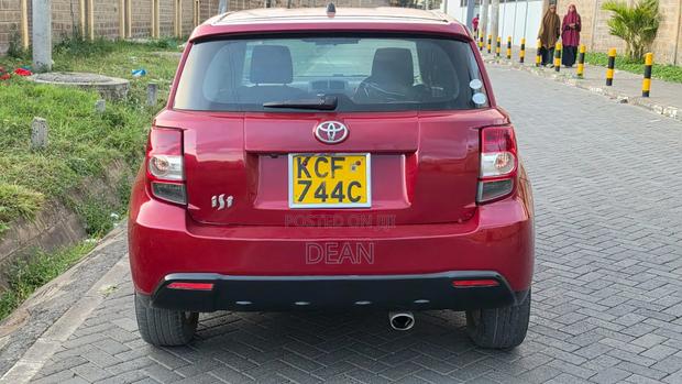 Toyota IST 2008 Red