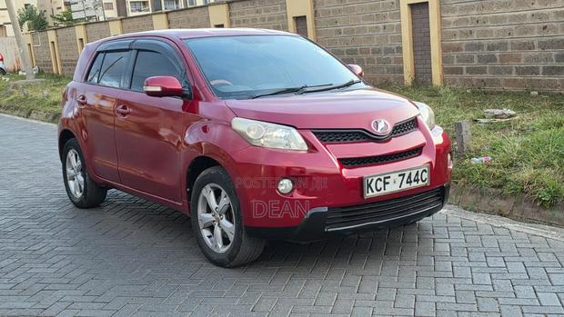 Toyota IST 2008 Red