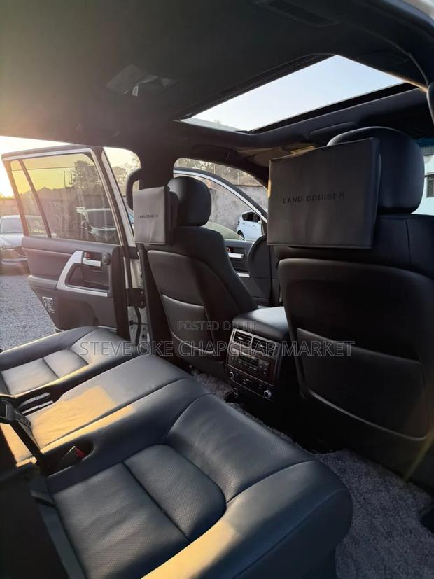 Toyota Land Cruiser 4.6 V8 ZX 2020 Pearl