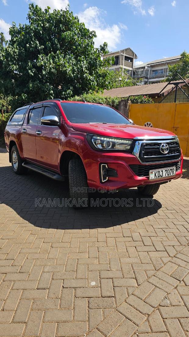 Toyota Hilux 2015 Red