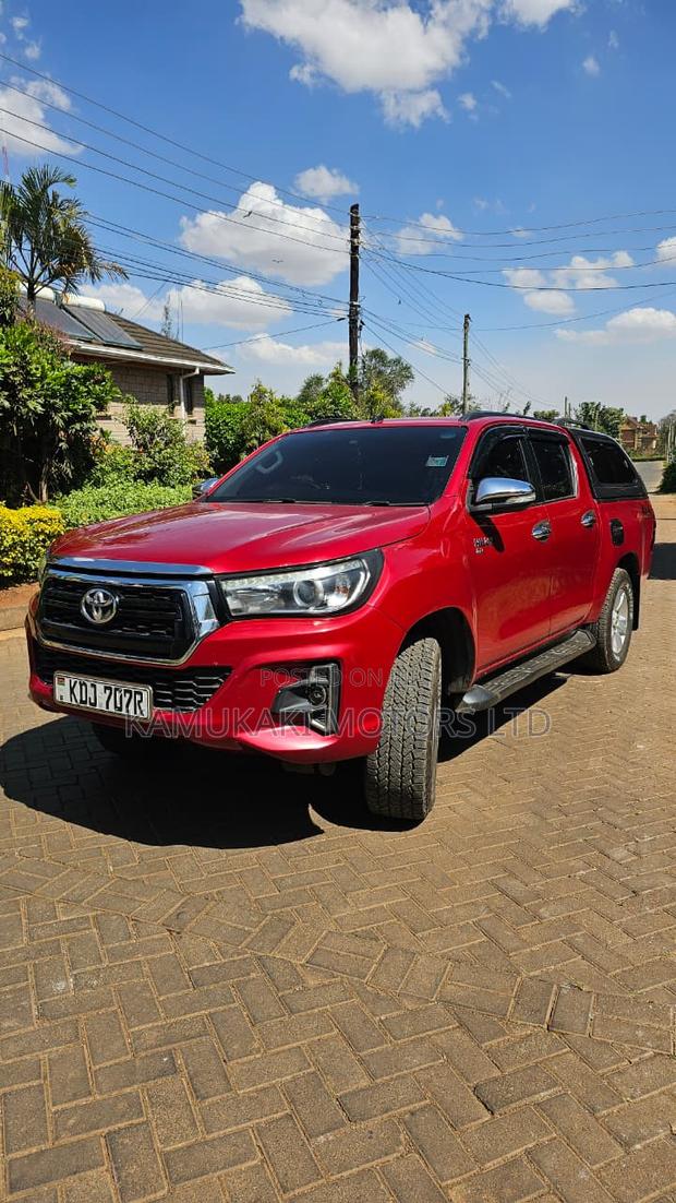 Toyota Hilux 2015 Red