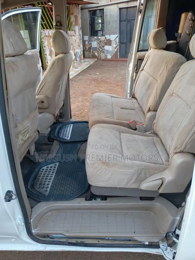 Toyota Noah 2005 White