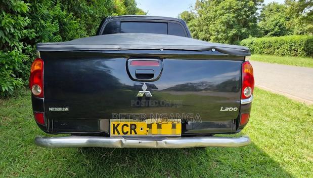 Mitsubishi L200 Double Cab 2.5 180hp 4WD 2011 Black