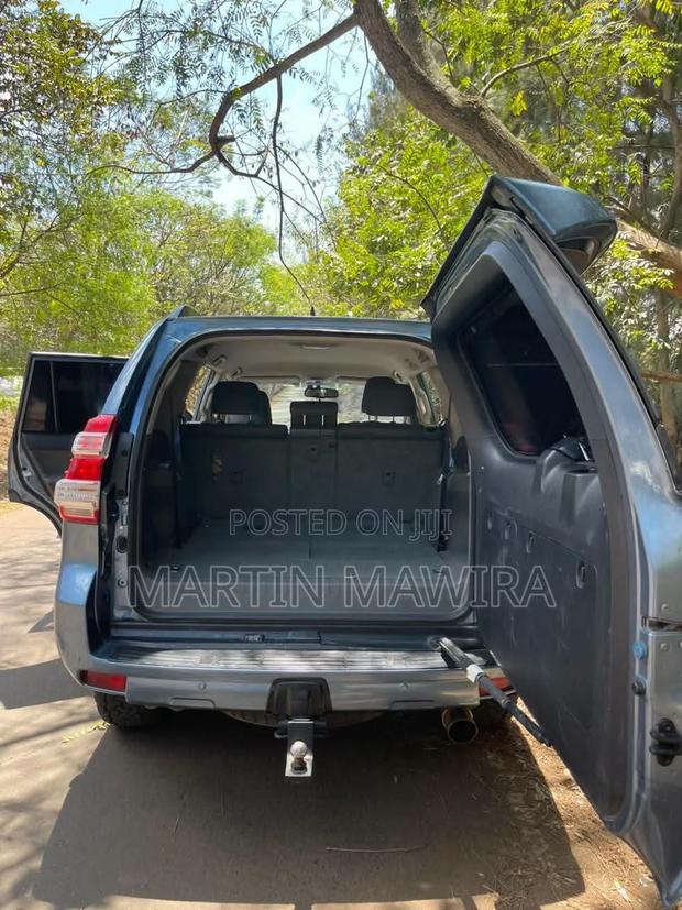Toyota Land Cruiser Prado 2010 Blue