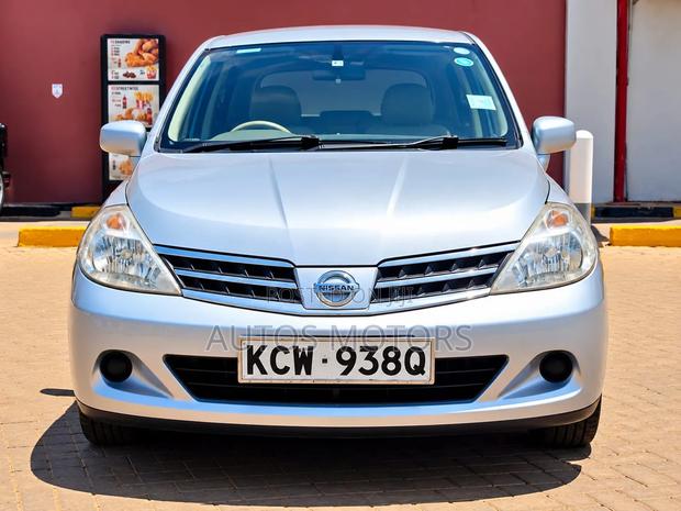 Nissan Tiida 1.6 Hatchback 2012 Silver