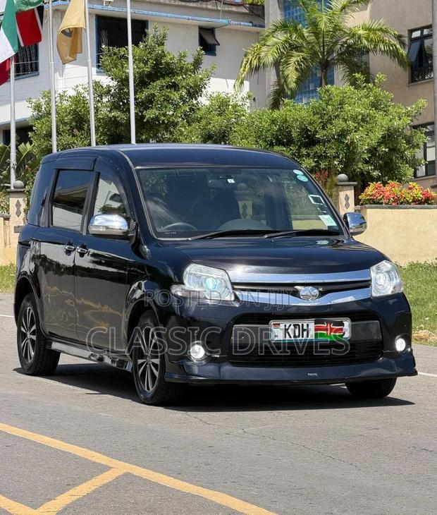 Toyota Sienta 2015 Black