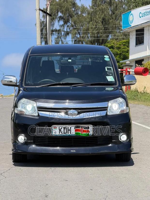 Toyota Sienta 2015 Black