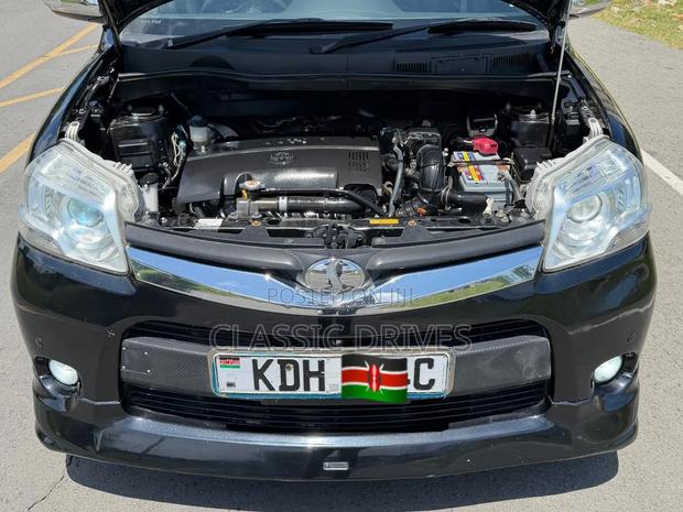 Toyota Sienta 2015 Black