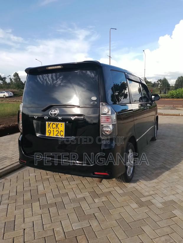 Toyota Voxy X 2WD 8-Seater 2009 Black