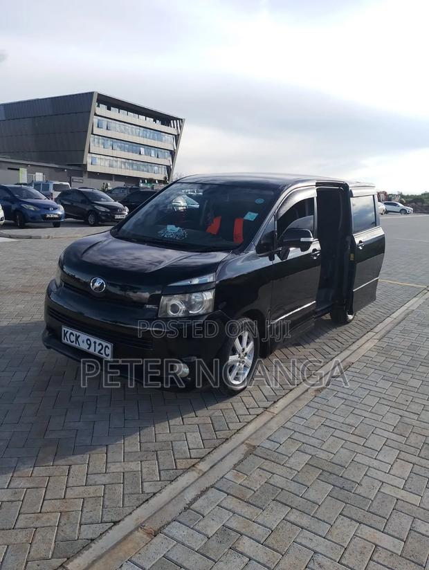Toyota Voxy X 2WD 8-Seater 2009 Black