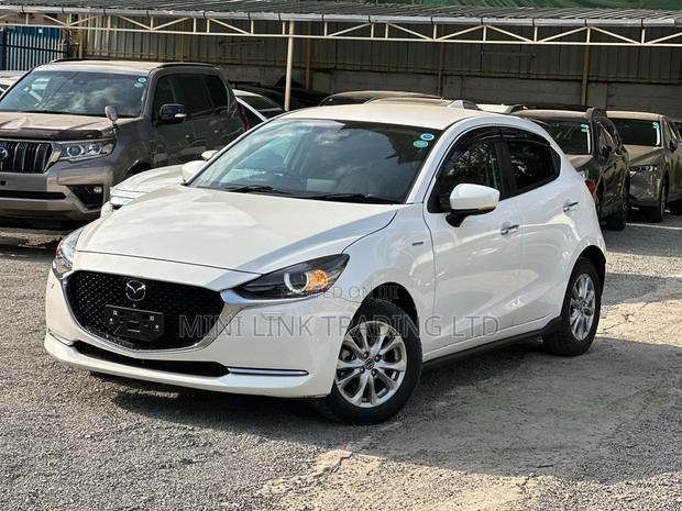 Mazda 2 2021 Pearl