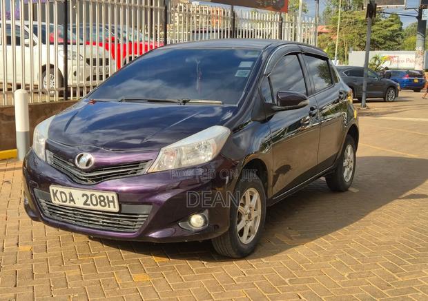 Toyota Vitz 2013 Burgundy