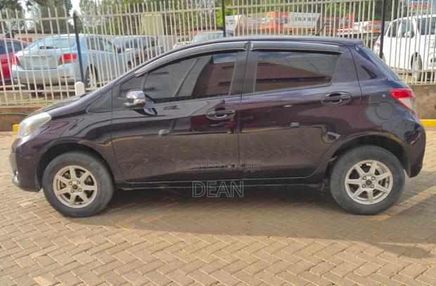Toyota Vitz 2013 Burgundy