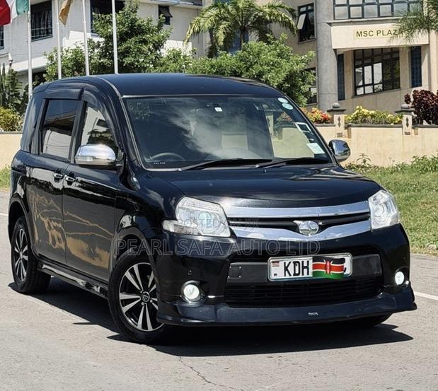 Toyota Sienta 2015 Black