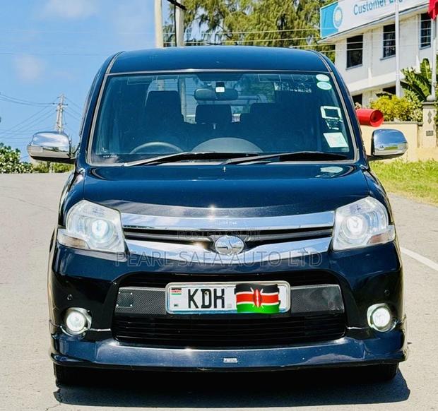 Toyota Sienta 2015 Black