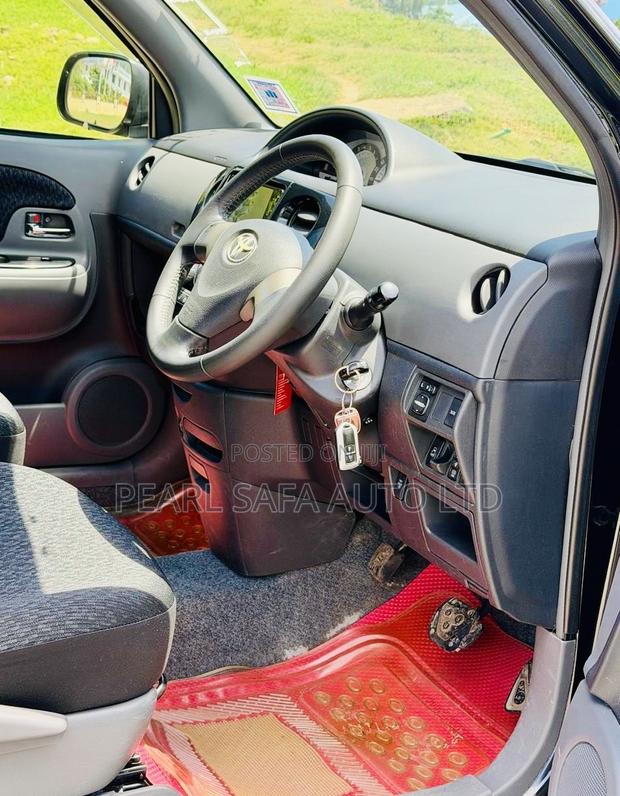 Toyota Sienta 2015 Black