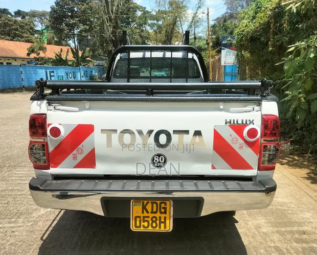 Toyota Hilux 2015 White