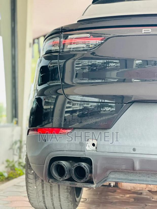 Porsche Cayenne Base AWD 2020 Black