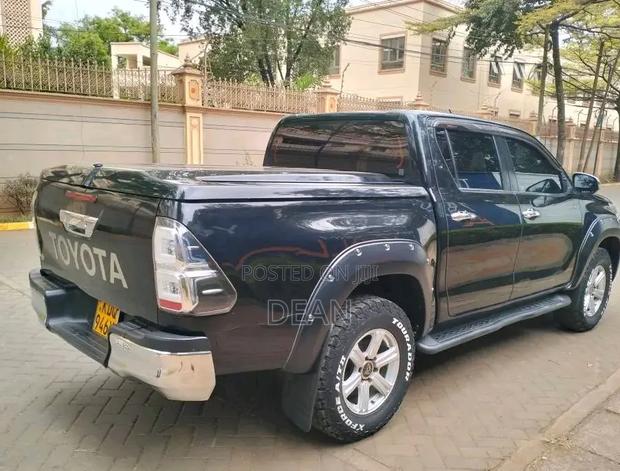 Toyota Hilux 2019 Black
