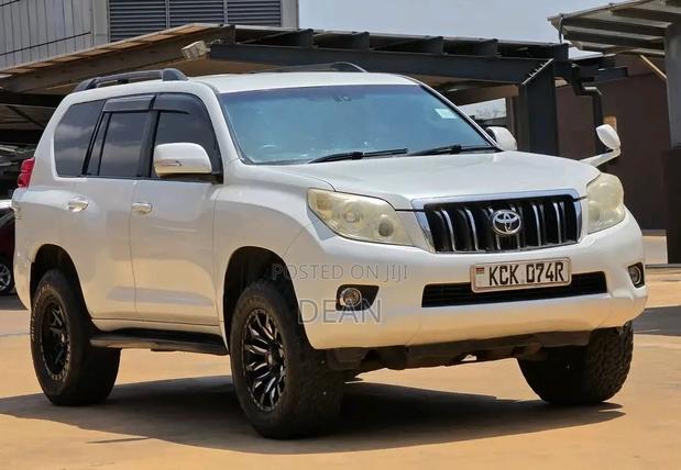 Toyota Land Cruiser Prado 2009 White