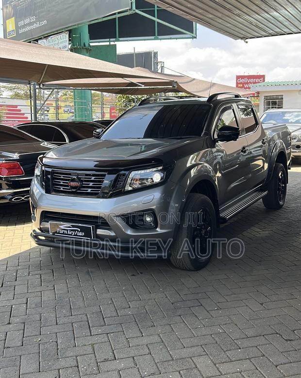 Nissan Navara 2021 Gray