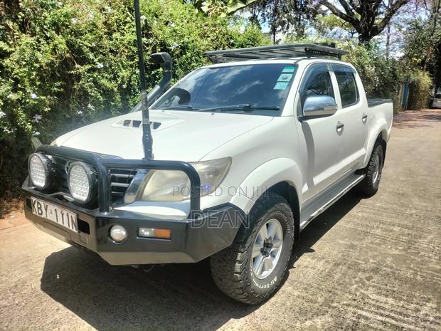 Toyota Hilux 2013 White