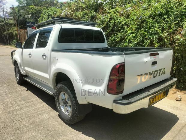 Toyota Hilux 2013 White