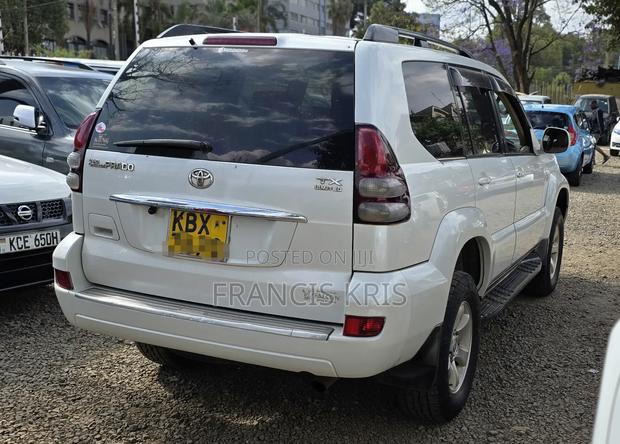 Toyota Land Cruiser Prado 2006 White