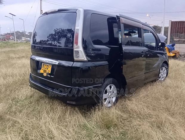 Nissan Serena 2011 Black