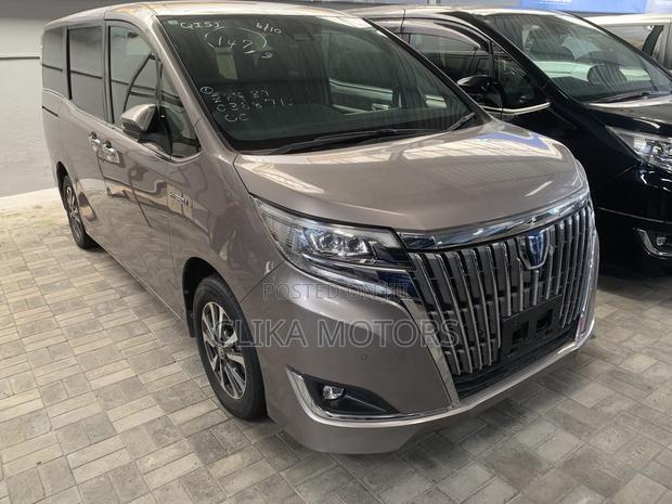 Toyota Esquire 1.8 FWD Hybrid (7 seater) 2019 Ivory