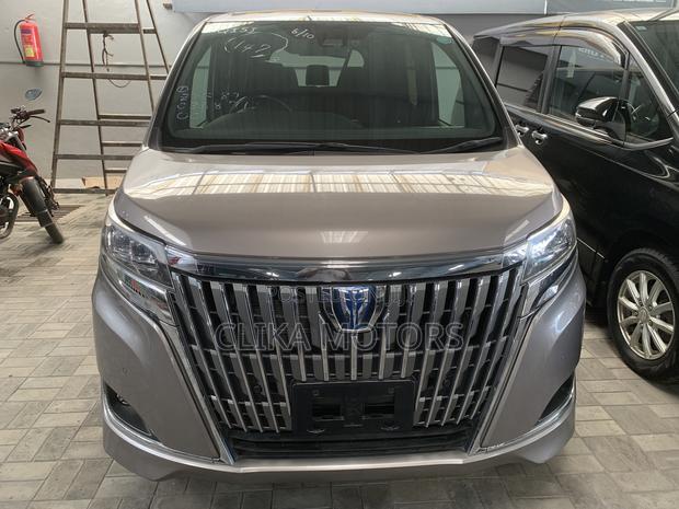 Toyota Esquire 1.8 FWD Hybrid (7 seater) 2019 Ivory