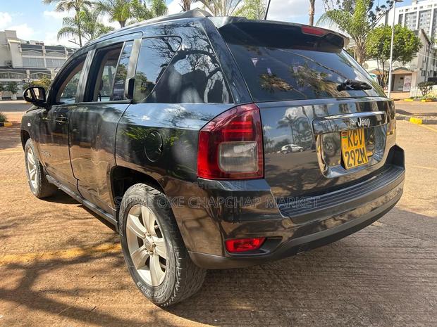 Jeep Compass Latitude 4dr SUV (2.0L 4cyl 6A) 2014 Black