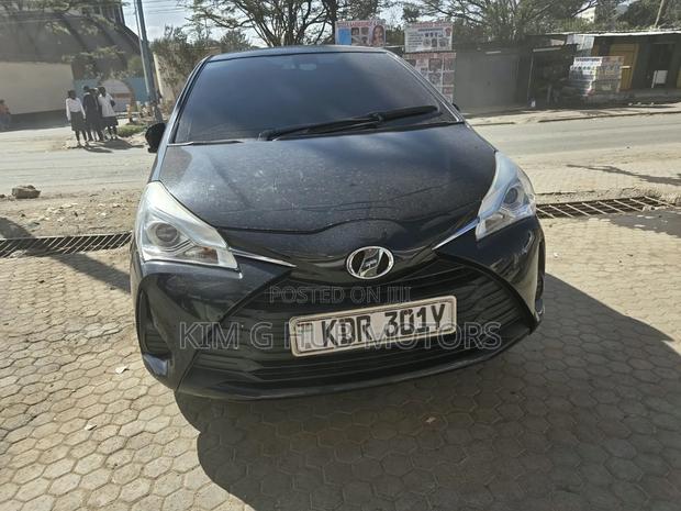 Toyota Vitz 1.3 FWD 5dr 2017 Black