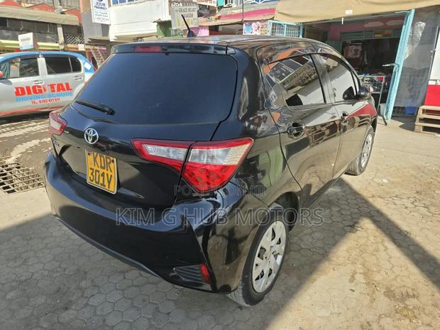 Toyota Vitz 1.3 FWD 5dr 2017 Black