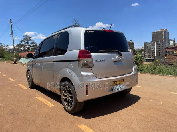 Toyota Spade 2015 Silver