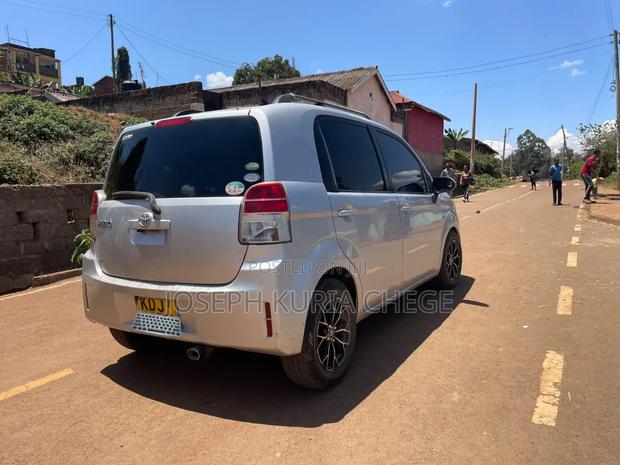 Toyota Spade 2015 Silver