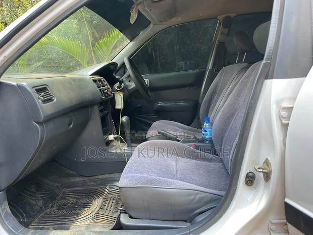 Toyota Corolla 1998 White