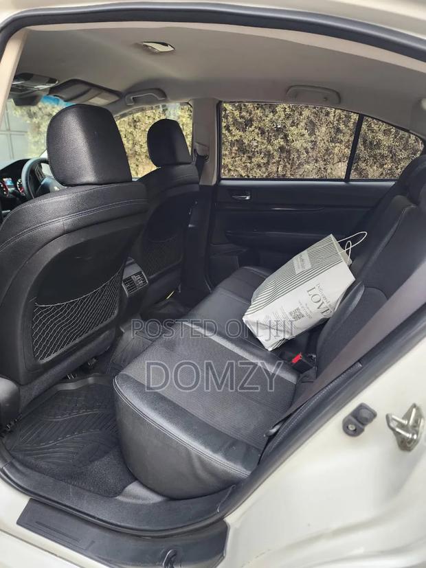 Subaru Legacy 2013 Pearl